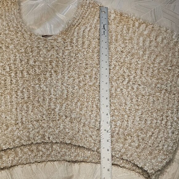 Women’s POL Tan and White Chenille Oversized Sweater, Large - Picture 12 of 15